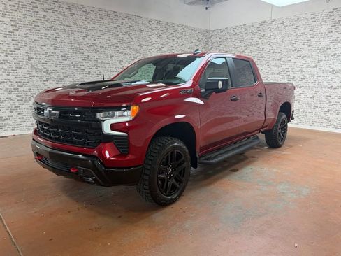 Used 2024 Chevrolet Silverado 1500 LT Trail Boss w/ Convenience Package II AWD/4WD image 3