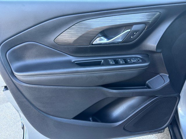Used 2023 GMC Terrain SLE w/ Driver Convenience Package FWD image 14