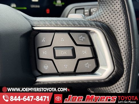 Used 2024 Ford Mustang GT Premium image 23