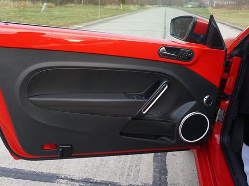 Used 2014 Volkswagen Beetle 2.5 image 24