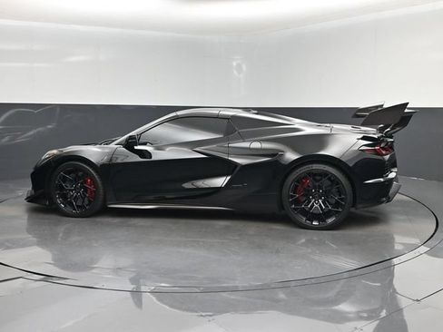 Used 2026 Chevrolet Corvette ZR1 w/ ZR1 Carbon Fiber Aero Package RWD image 10