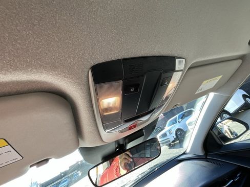 Used 2023 Kia Niro EX image 21