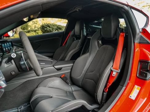 Used 2021 Chevrolet Corvette Stingray Coupe w/ Z51 Performance Package RWD image 27