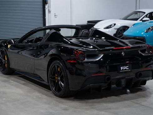 Used 2018 Ferrari 488 Spider image 74