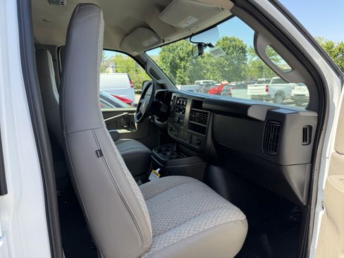 New 2026 Chevrolet Express 3500 Extended RWD image 22