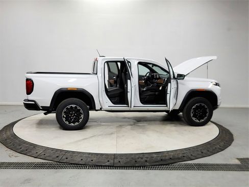 New 2026 GMC Canyon AT4 image 16