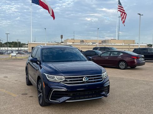 Used 2022 Volkswagen Tiguan SEL R-Line AWD/4WD image 3
