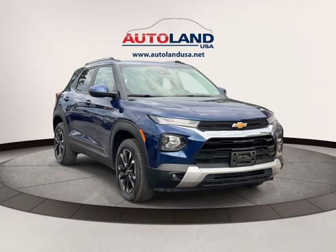 Used 2022 Chevrolet TrailBlazer LT w/ Convenience Package AWD/4WD image 2