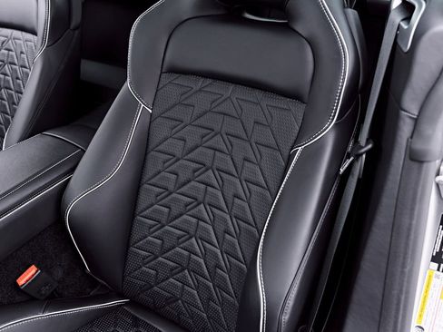 Used 2025 Aston Martin Vanquish RWD image 52