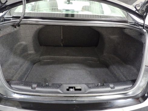 Used 2017 Ford Taurus SE image 7