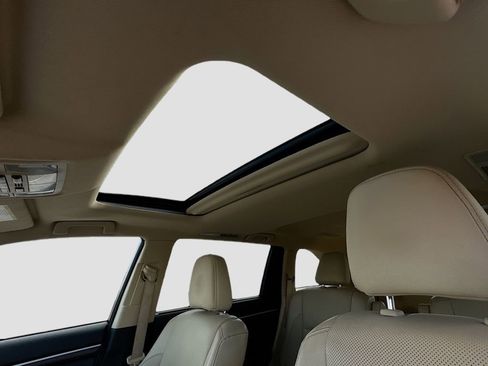 Used 2016 Toyota Highlander Limited Platinum image 19