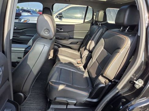 Used 2022 GMC Acadia AT4 w/ Technology Package AWD/4WD image 8