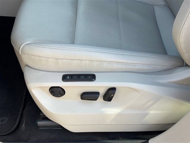 Used 2022 Volkswagen Atlas SEL R-Line AWD/4WD image 17