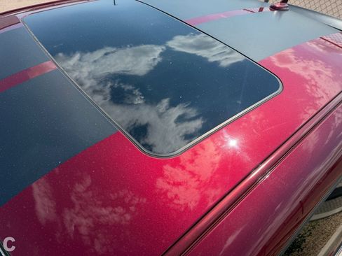 Used 2018 Dodge Challenger SRT Hellcat RWD image 7