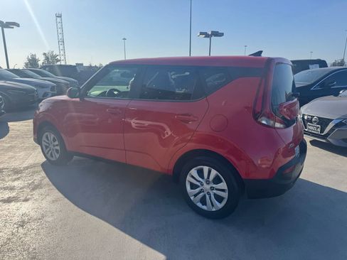 Used 2022 Kia Soul LX FWD image 4