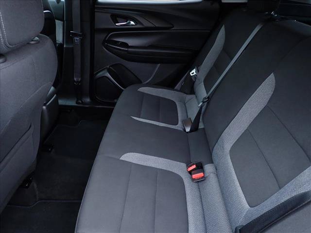 Used 2025 Chevrolet TrailBlazer LT AWD/4WD image 9