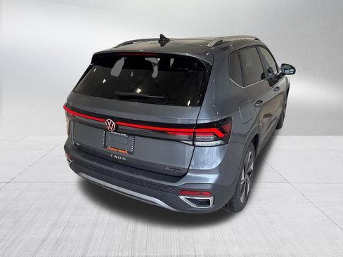New 2026 Volkswagen Taos SE image 5