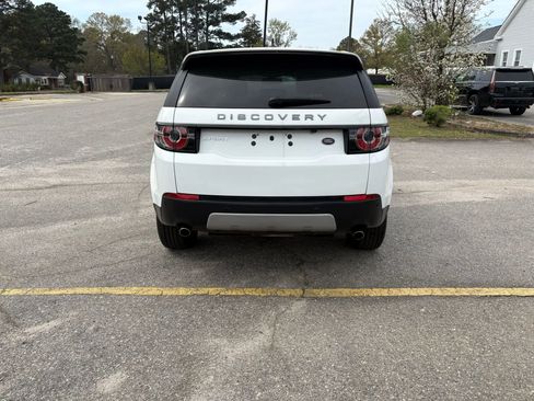 Used 2016 Land Rover Discovery Sport SE AWD/4WD image 6