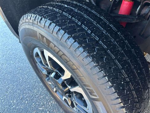 Used 2019 GMC Sierra 2500 SLE image 8