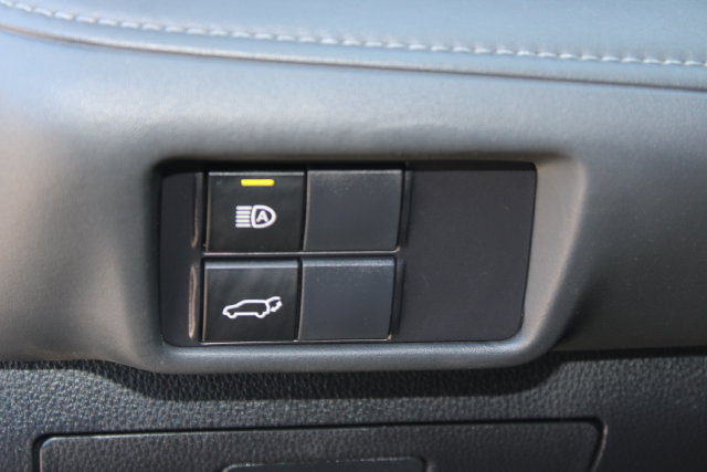 Used 2022 Toyota Highlander XLE FWD image 11