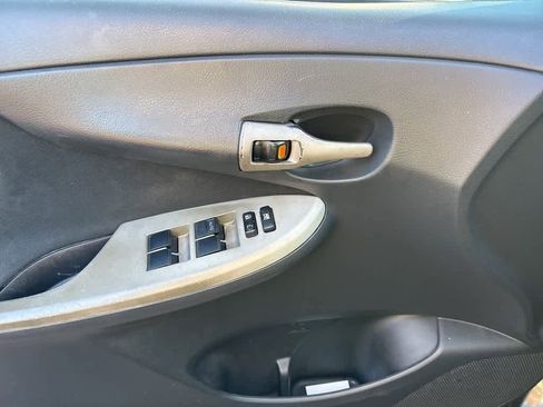 Used 2010 Toyota Corolla S image 10