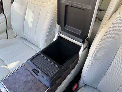 Certified 2023 Land Rover Range Rover SE image 31