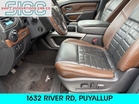 Used 2017 Nissan Titan SV image 11