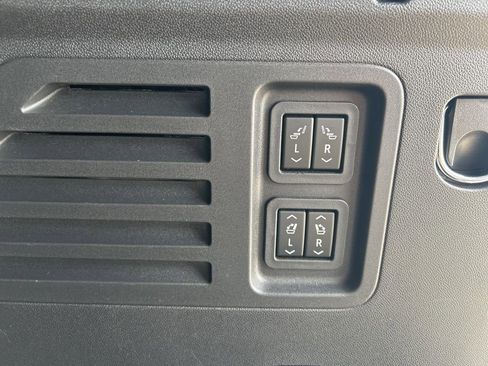 Used 2025 Buick Enclave Avenir w/ Super Cruise Package FWD image 14