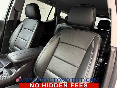 Used 2024 GMC Terrain SLT AWD/4WD image 13