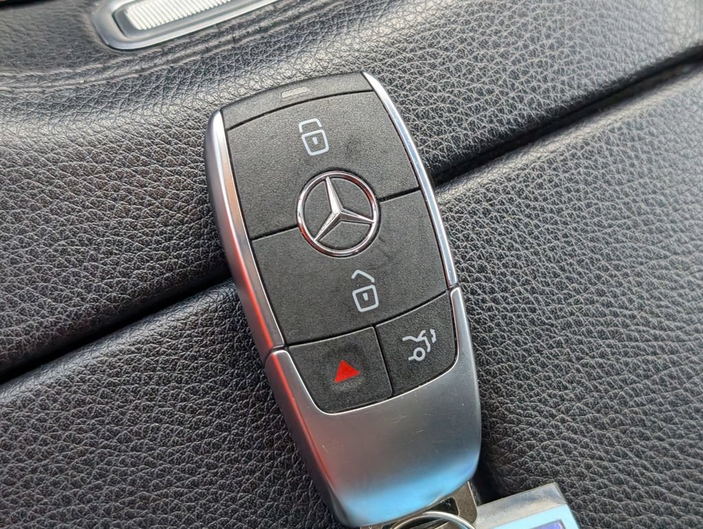 Used 2020 Mercedes-Benz GLE 350 4MATIC w/ Parking Assist Package image 34