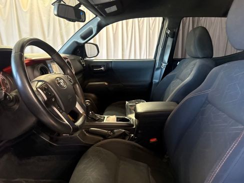 Used 2016 Toyota Tacoma TRD Sport w/ Towing Package RWD image 19