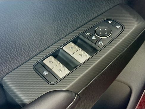 New 2025 Mitsubishi Outlander SE image 18