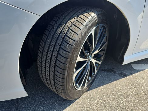 Used 2018 Toyota Camry SE w/ Convenience Package FWD image 33