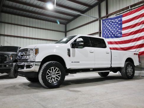 Used 2019 Ford F350 Lariat w/ Lariat Value Package AWD/4WD image 1