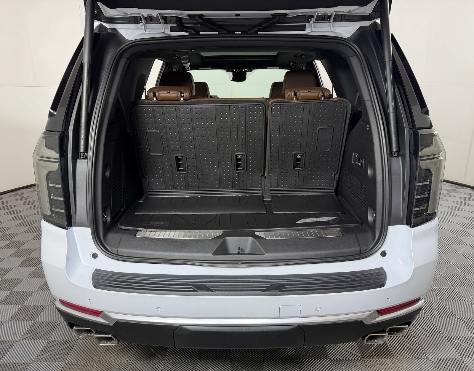 New 2026 Chevrolet Tahoe High Country AWD/4WD image 8