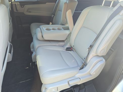 Used 2018 Honda Odyssey EX-L image 15