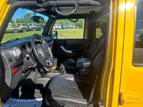 Used 2015 Jeep Wrangler Unlimited Rubicon AWD/4WD image 25