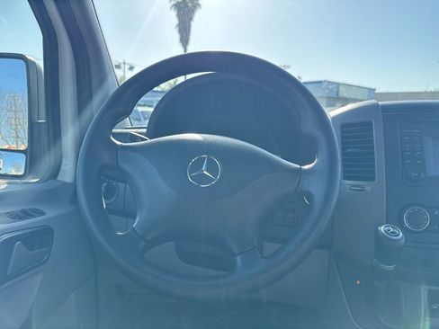 Used 2018 Mercedes-Benz Sprinter 2500 image 7