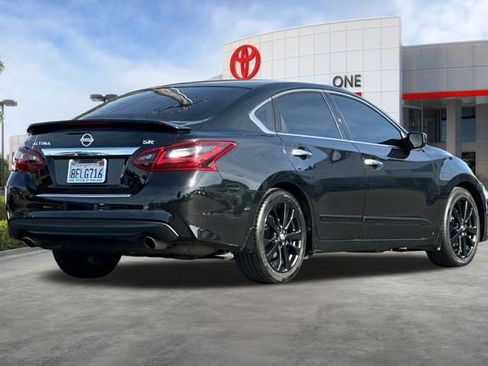 Used 2017 Nissan Altima 2.5 SR w/ Midnight Edition Package image 4