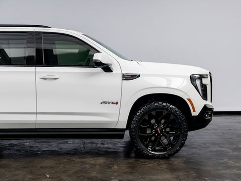 Used 2025 GMC Yukon AT4 w/ AT4 Premium Plus Package image 26