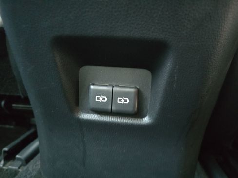 Used 2022 Toyota RAV4 XLE Premium FWD image 12