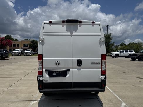 Used 2025 RAM ProMaster 2500 w/ Convenience Group FWD image 8