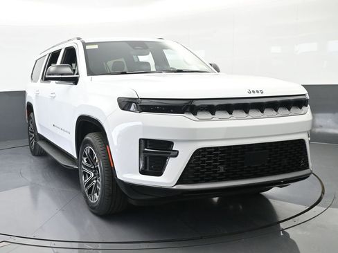 New 2026 Jeep Grand Wagoneer L 2WD image 9