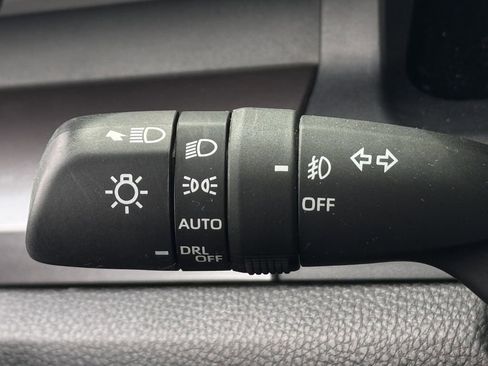 Used 2024 Toyota Tacoma TRD Off-Road image 23