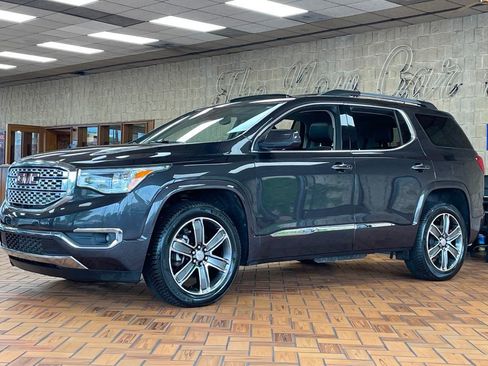 Used 2017 GMC Acadia Denali w/ Technology Package AWD/4WD image 4