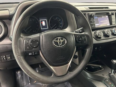 Used 2017 Toyota RAV4 LE AWD/4WD image 12