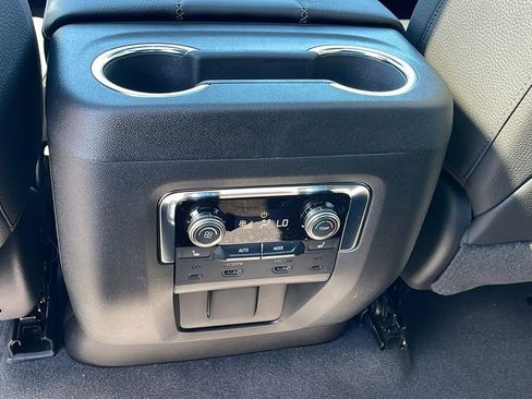 New 2026 GMC Yukon XL Denali w/ Denali Reserve Package AWD/4WD image 18