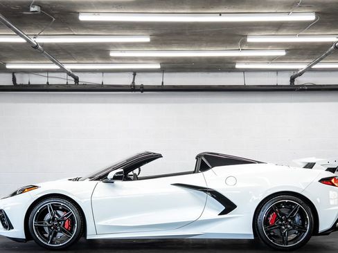 Used 2024 Chevrolet Corvette Stingray Convertible w/ 1LT image 2