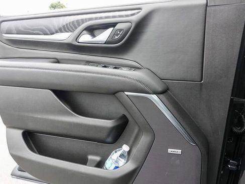 Used 2024 GMC Yukon XL Denali image 16