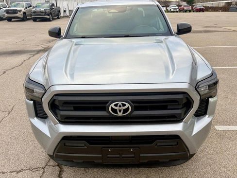 Used 2024 Toyota Tacoma SR image 2